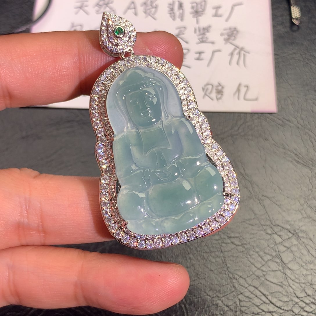 翡翠颈饰未镶嵌观音