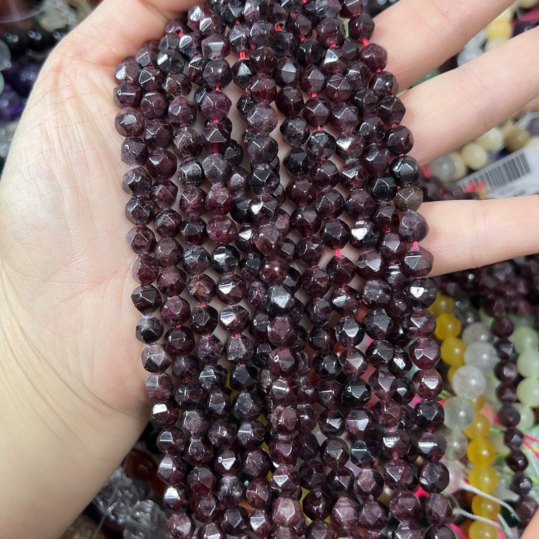 玛瑙/玉髓未镶嵌珠宝半成品，卡7石榴石切面一条