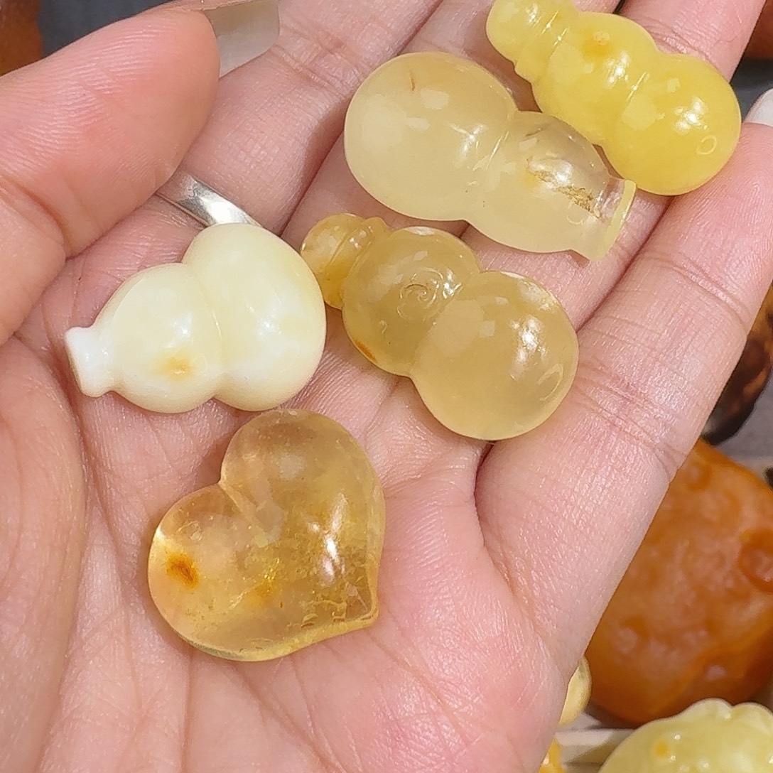 琥珀未镶嵌裸石随机一个