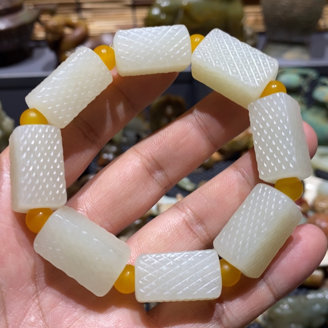 和田玉颈饰未镶嵌