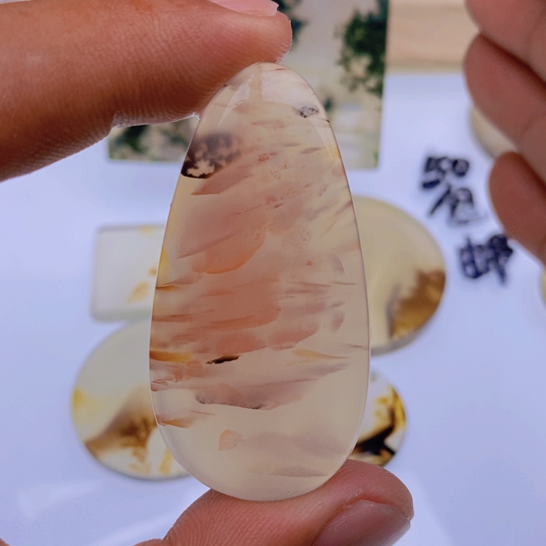 玛瑙/玉髓颈饰未镶嵌