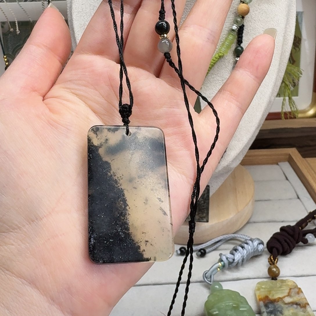 蛇纹石玉合金颈饰