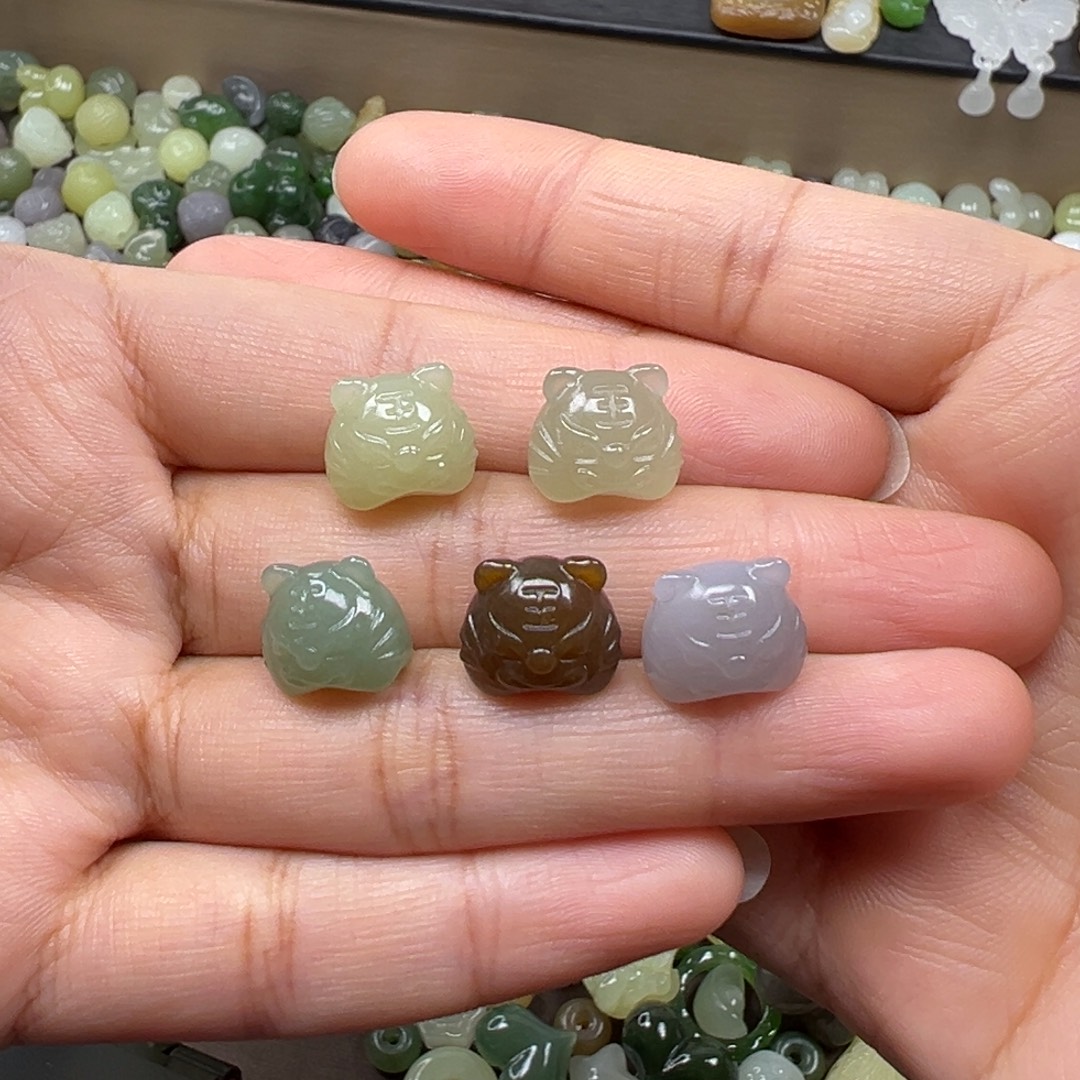 和田玉未镶嵌颈饰98一个多样性发其一