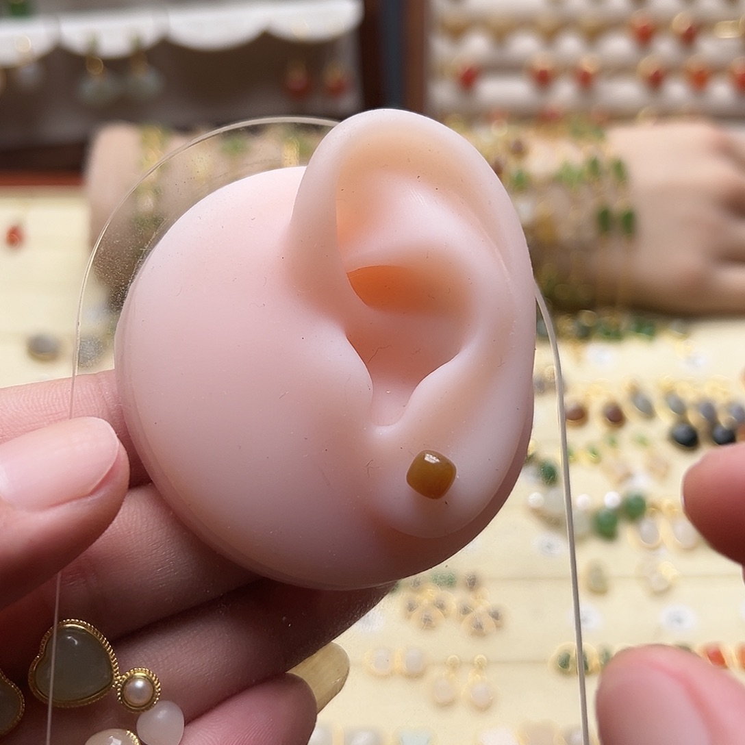 和田玉银S925镶嵌耳饰