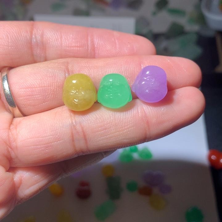 往***矣翡翠未镶嵌颈饰挂件