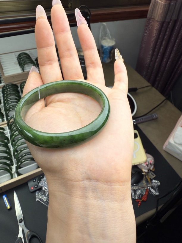 和田玉碧玉菠菜绿手镯