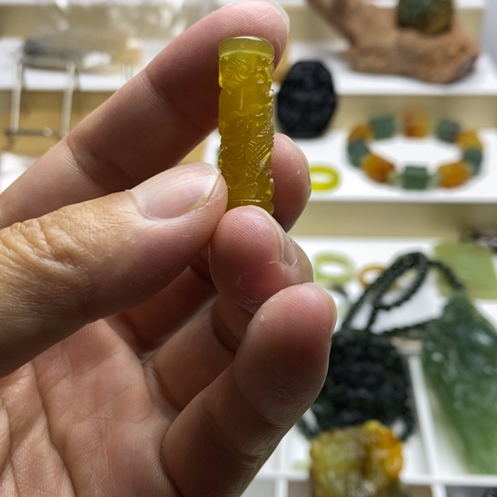 未镶嵌蛇纹石玉颈饰