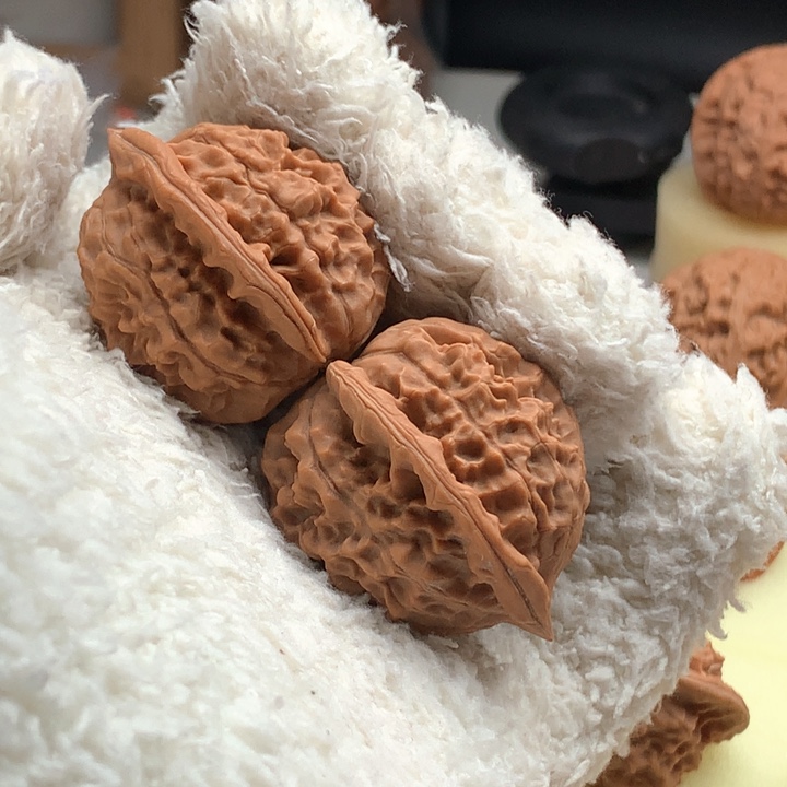 文玩核桃吊坠红星虎