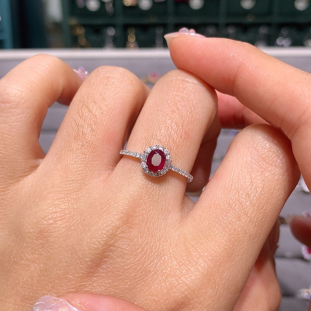 红宝石戒指铂Pt950镶嵌