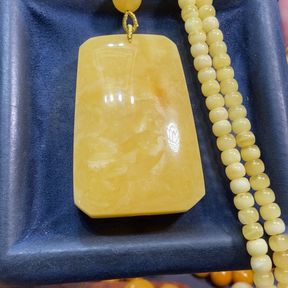 琥珀颈饰未镶嵌蜜蜡