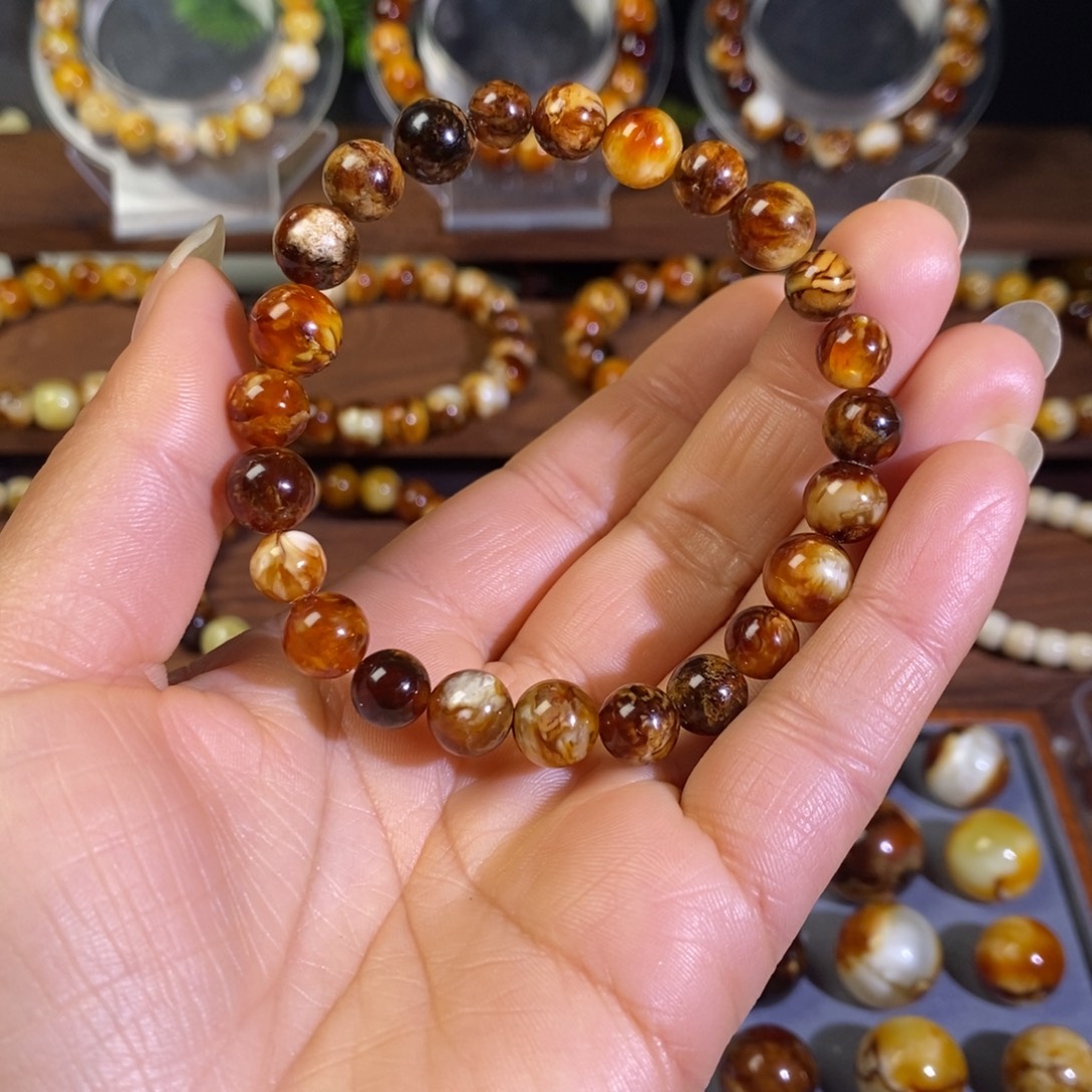 蜜蜡未镶嵌裸石天然沁色蜜蜡手8-9mm之间