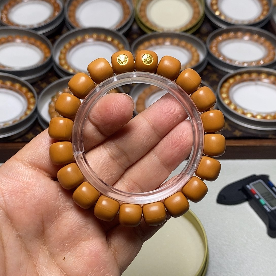 猴头核桃手串75号18k双标云天道珠11左右