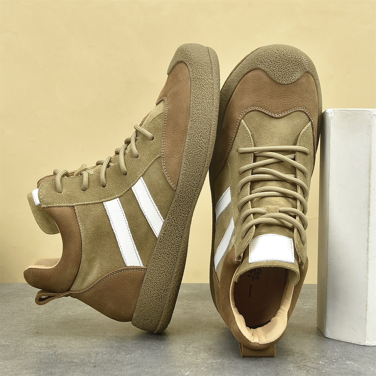 新款啊甘鞋中帮头层牛皮宽头复古潮流百搭舒适休闲运动男鞋皮鞋