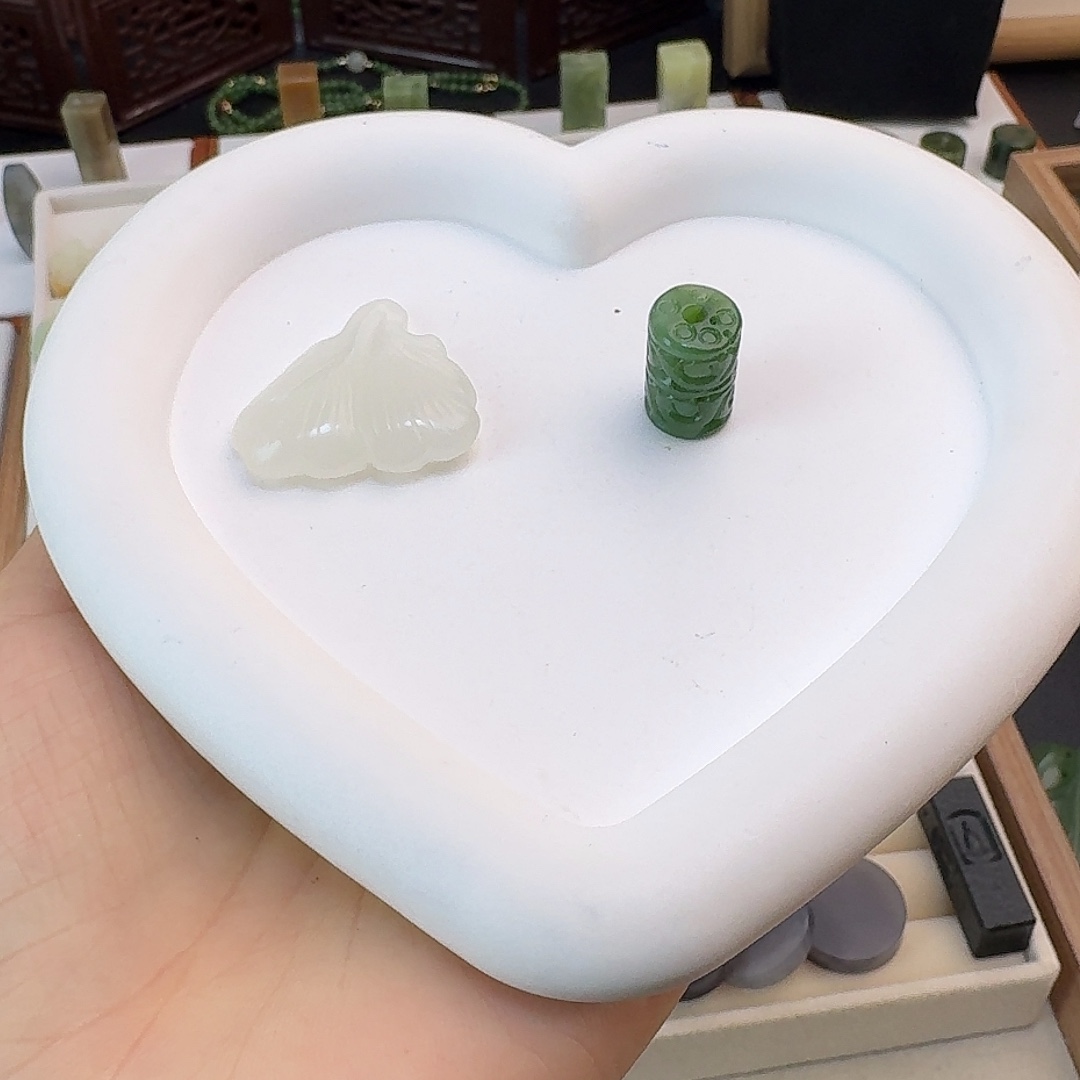 .***远和田玉未镶嵌珠宝半成品