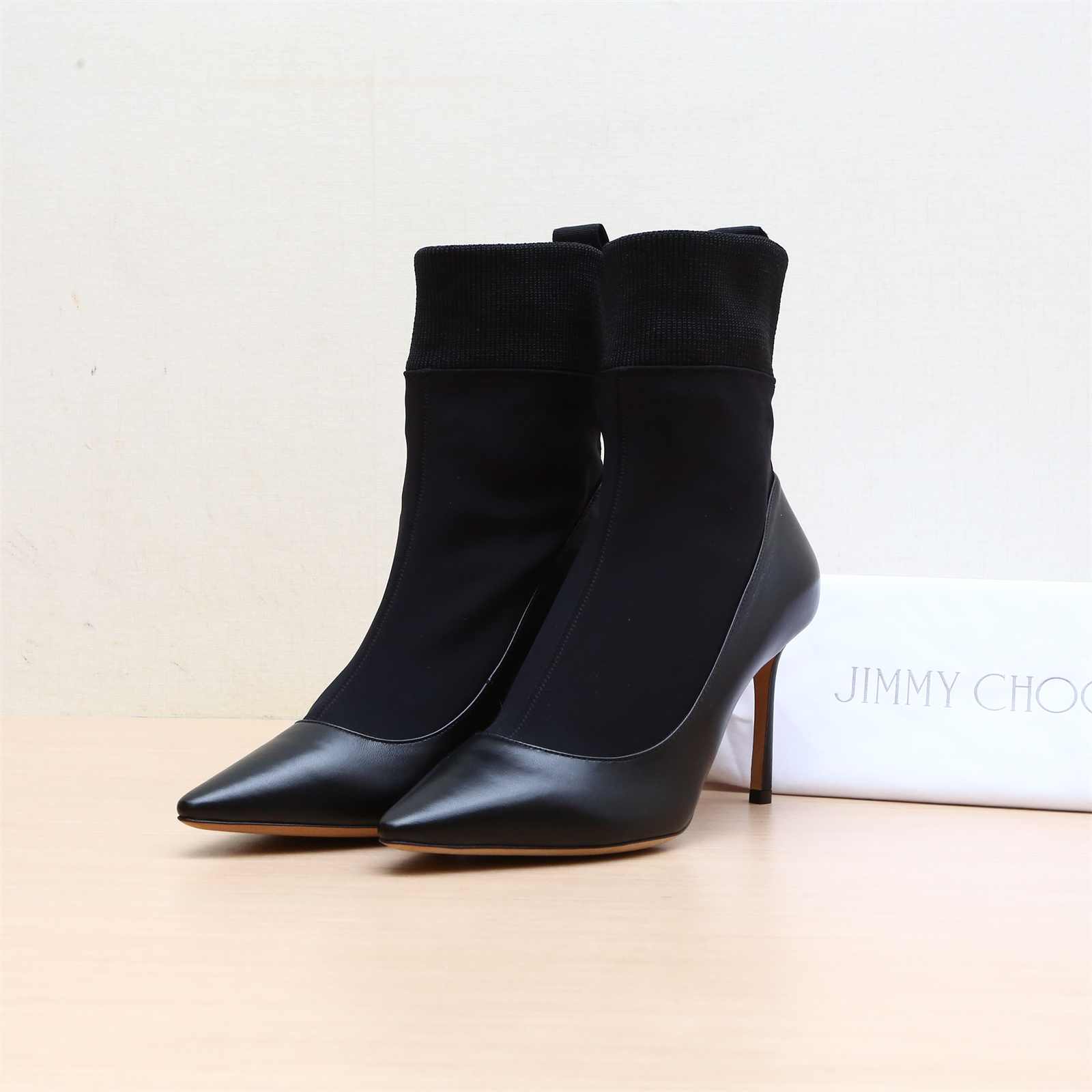 全新未使用 JIMMY CHOO/吉米周 积分-188汤/P224296917/鞋靴 黑色
