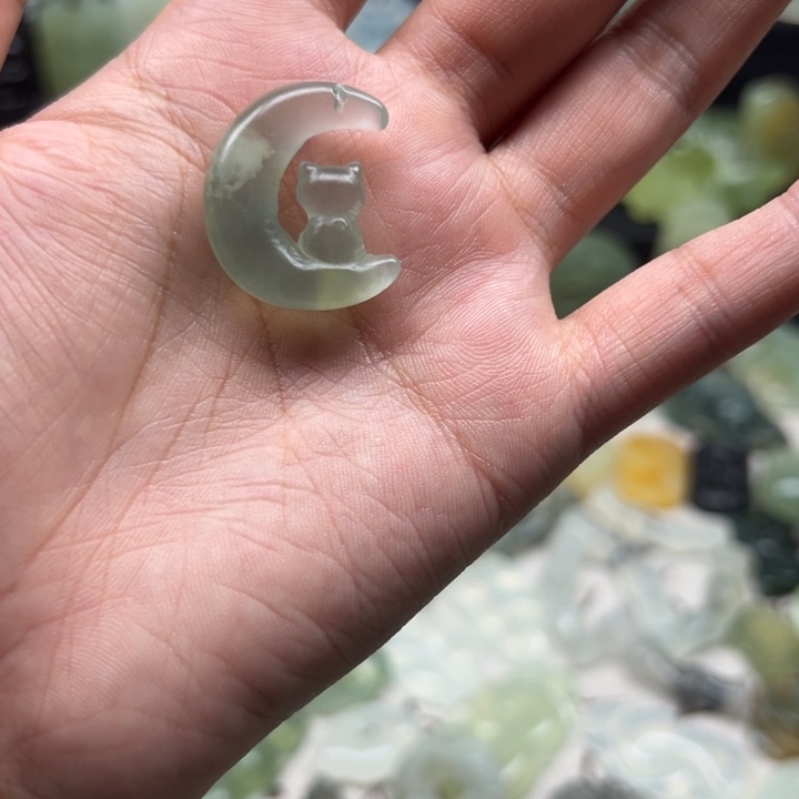 蛇纹石玉颈饰未镶嵌