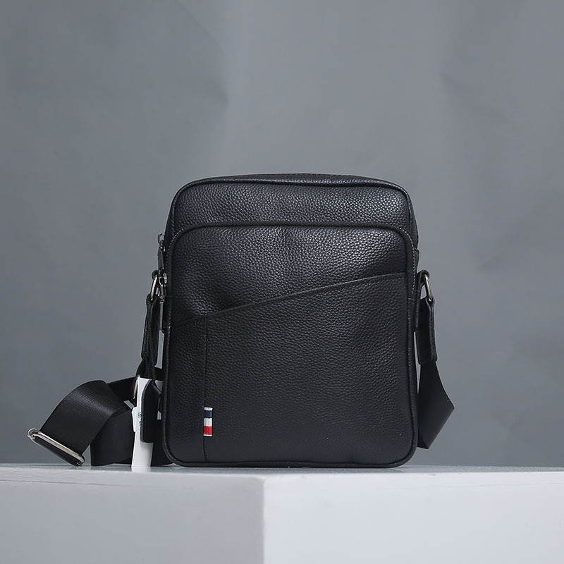 男士真皮商务单肩包斜挎包大容量休闲背包2024新款头层牛皮小方包