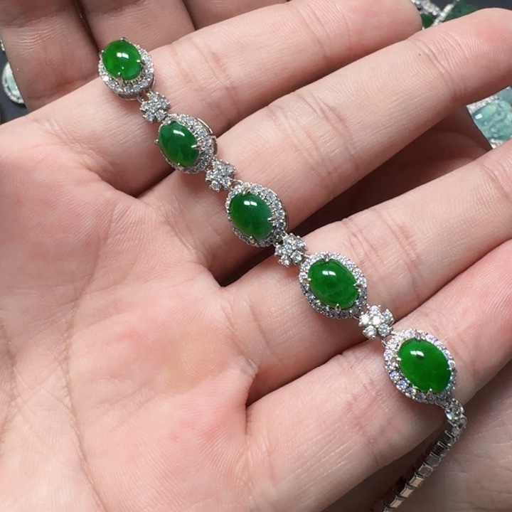 翡翠未镶嵌颈饰天然A货翡翠放漏