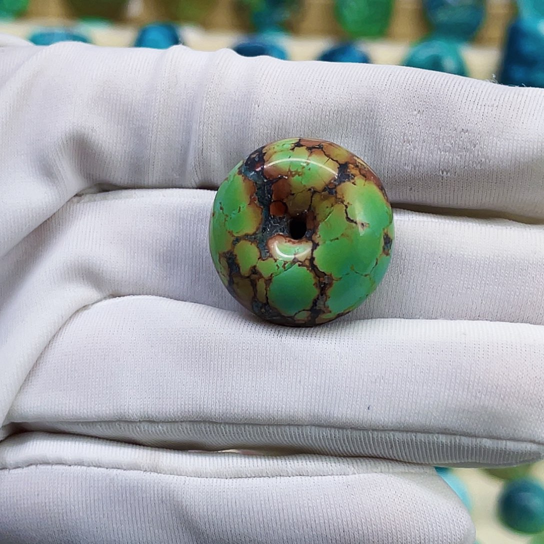 绿松石未镶嵌颈饰