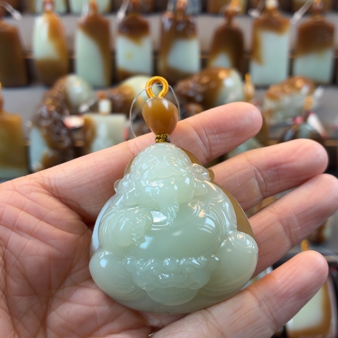 和田玉未镶嵌颈饰