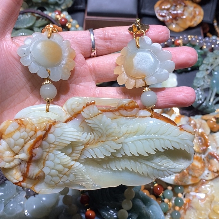 蛇纹石玉毛衣链未镶嵌方*