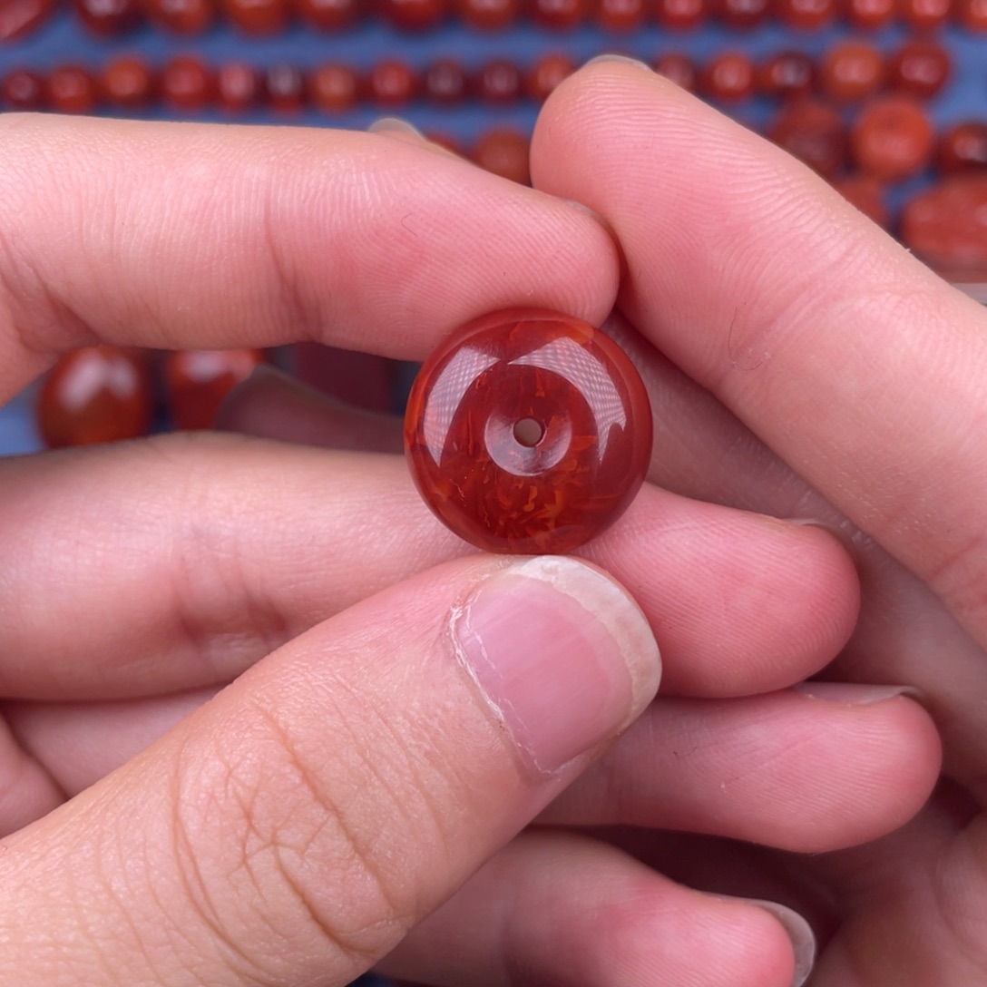 南红玛瑙未镶嵌其他17mm瓦西牛血红火焰纹平安扣