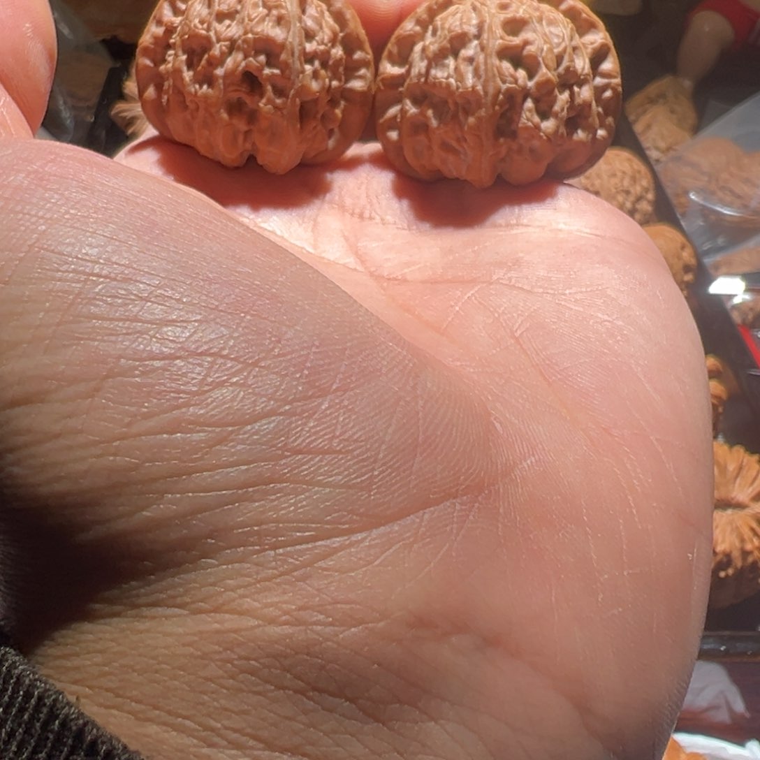 文玩核桃把件三角白35