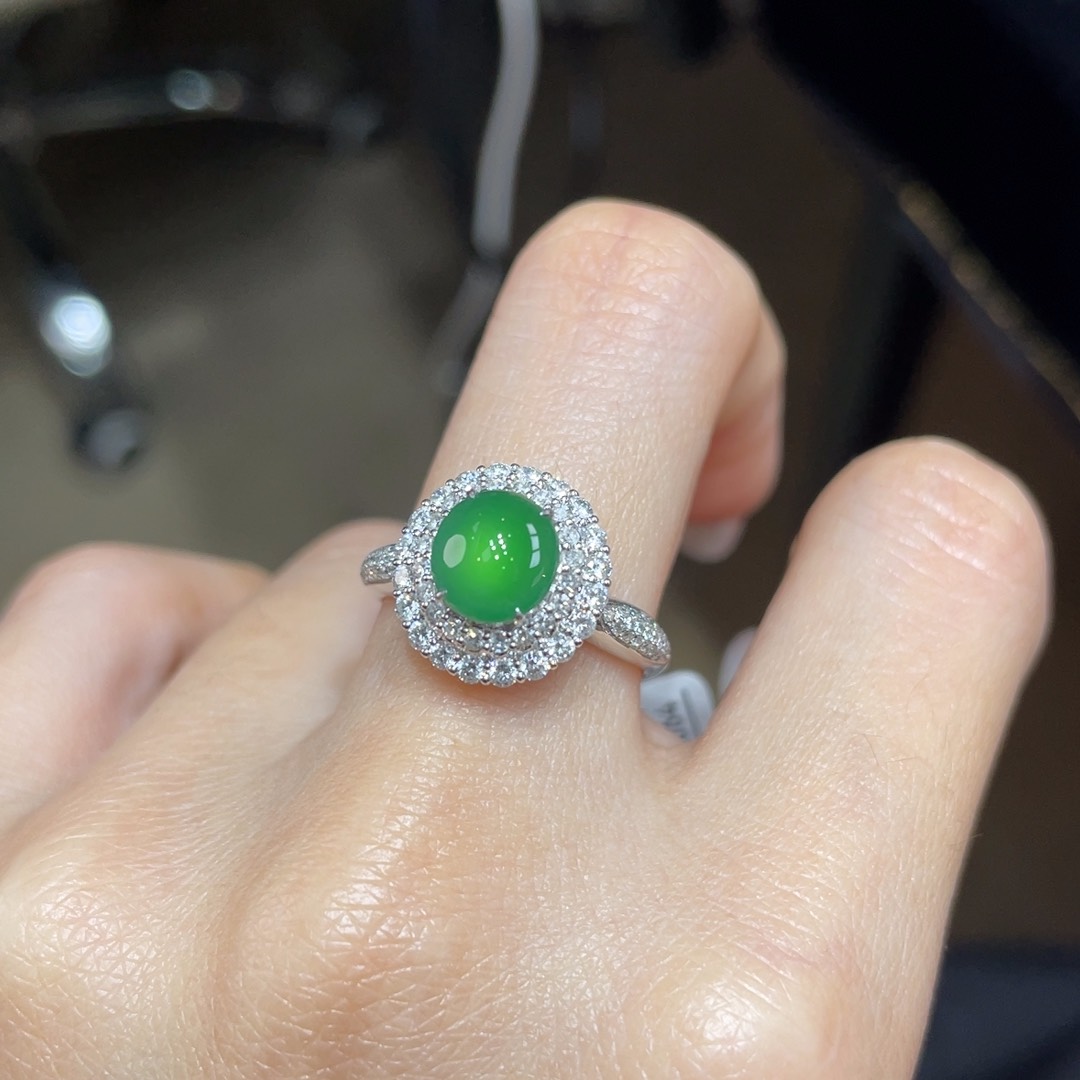 翡翠颈饰18K金镶嵌天然缅甸翡翠a货