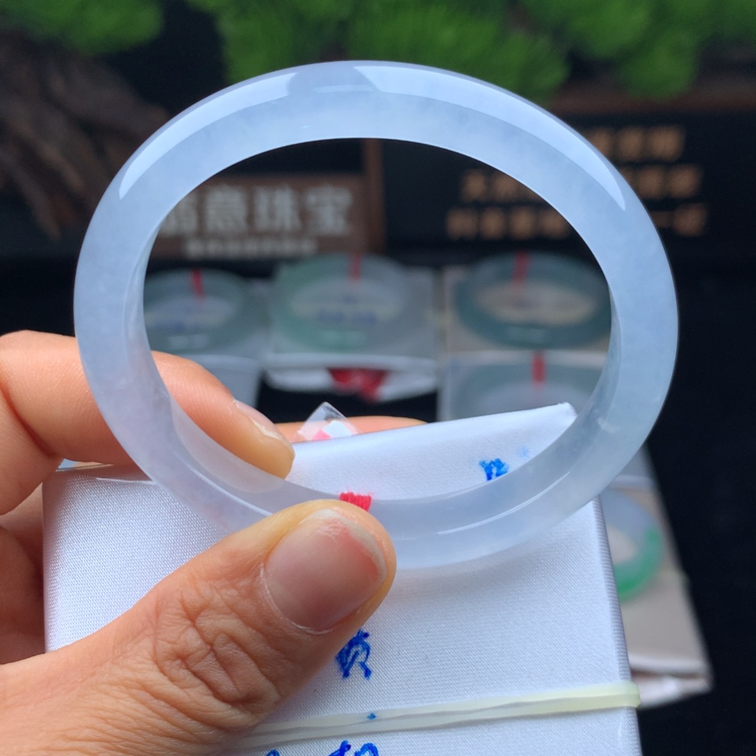 翡翠手镯未镶嵌手镯