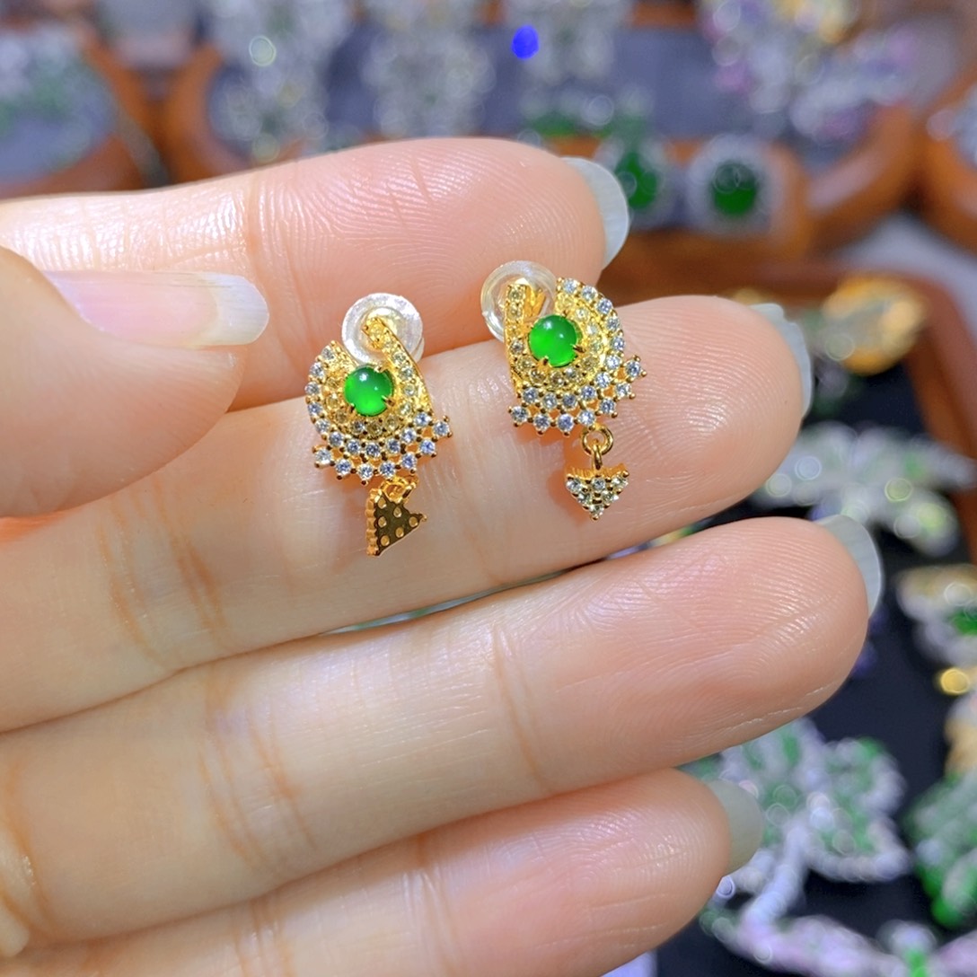 翡翠颈饰银S925镶嵌天然翡翠