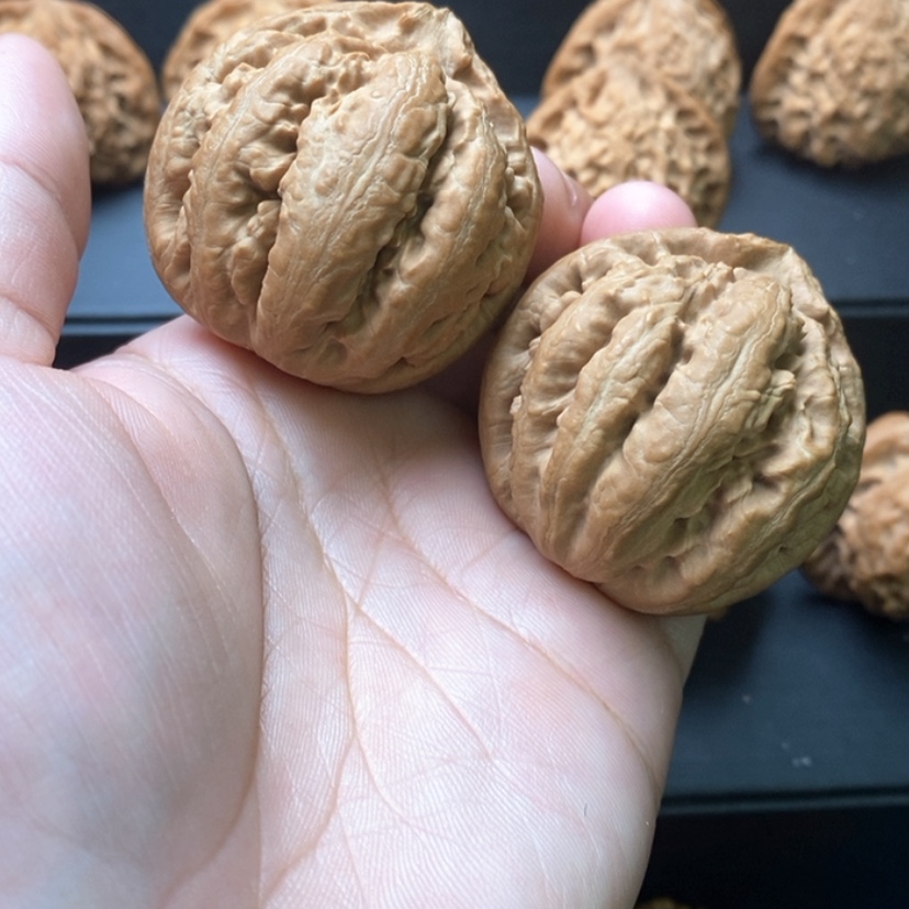 【闪购商品】文玩核桃吊坠一**气霸王龙