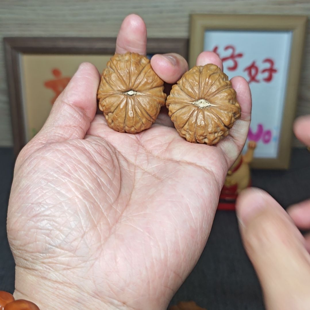 抱***ฅ文玩核桃把件微瑕南瓜