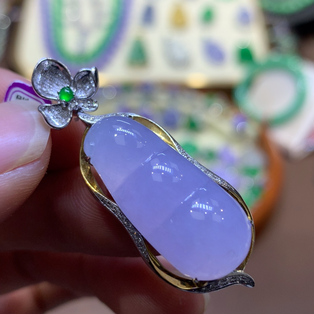 翡翠18K金镶嵌颈饰