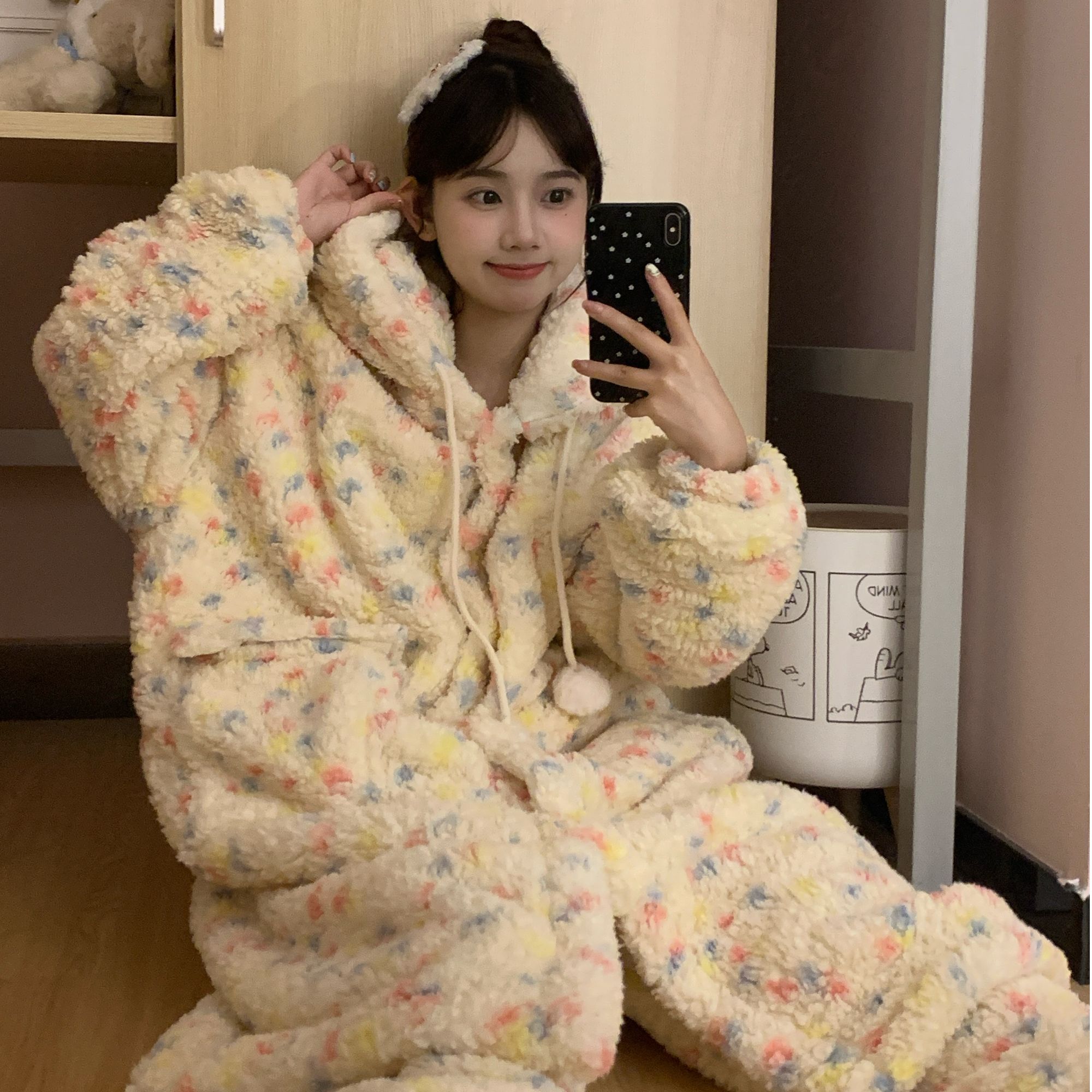 甜美彩色印花珊瑚绒睡衣女款冬季加厚开衫连帽外套保暖居家服套装