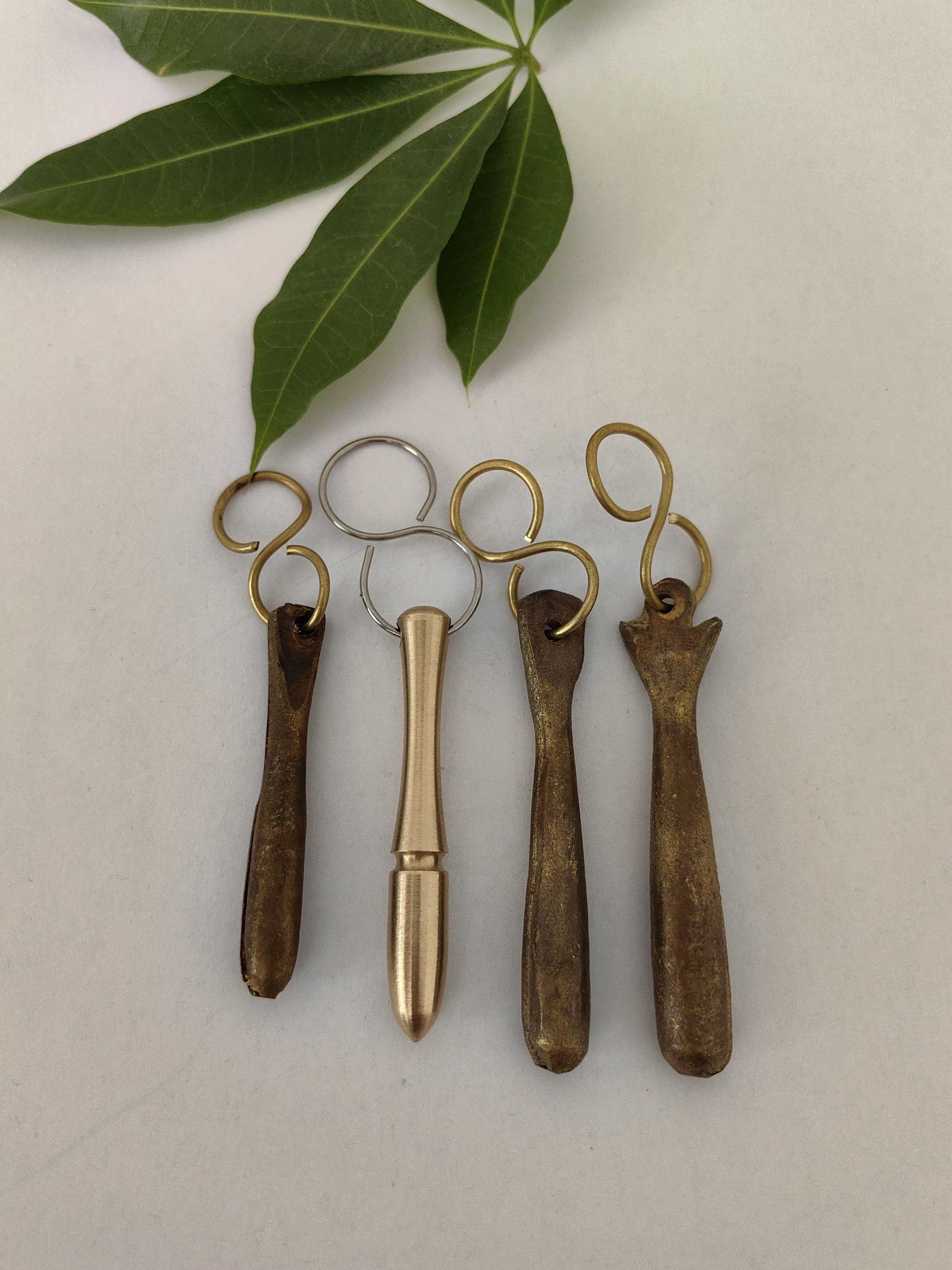 纯铜铃舌 和 挂钩  长度5.5-6.8公分