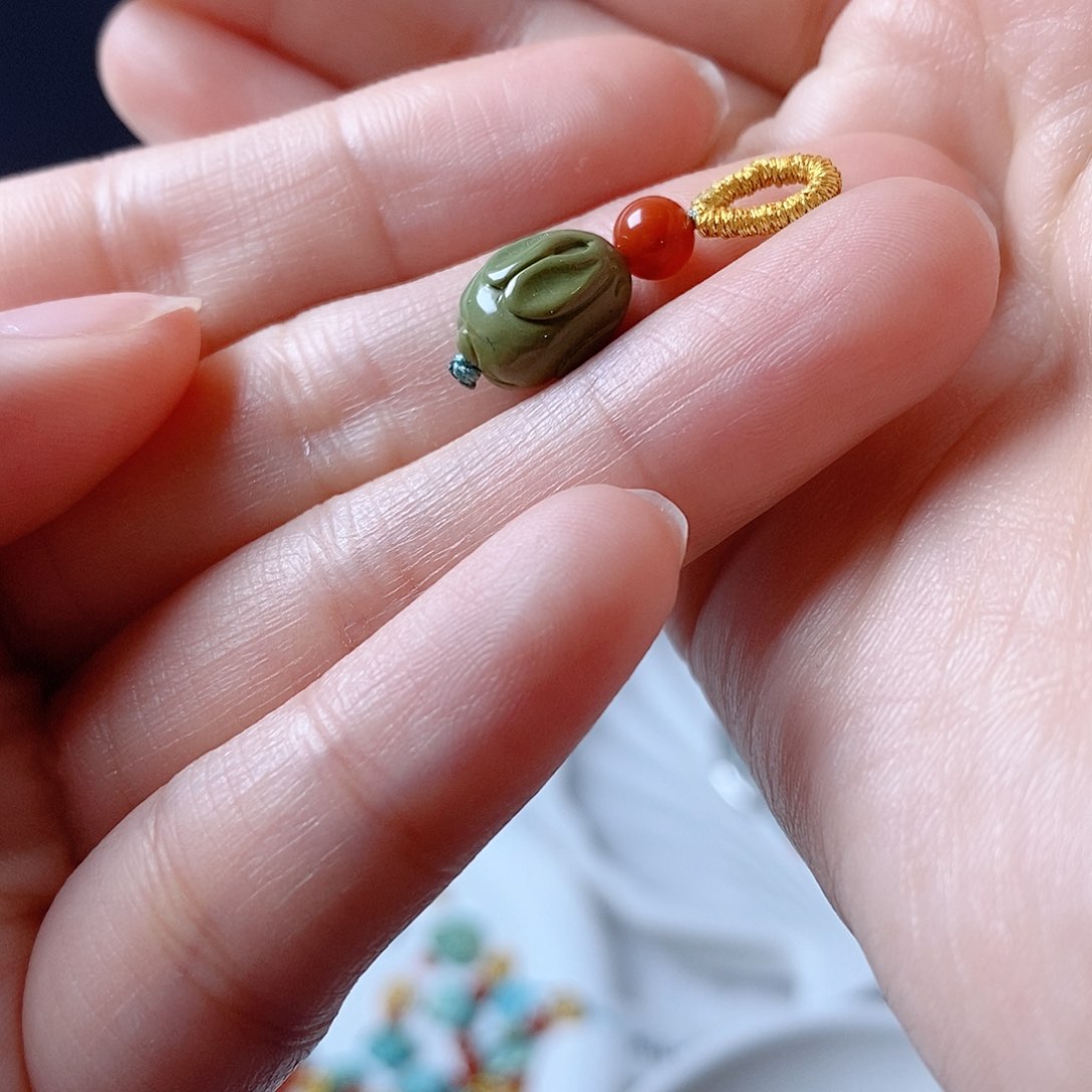 绿松石颈饰未镶嵌张*