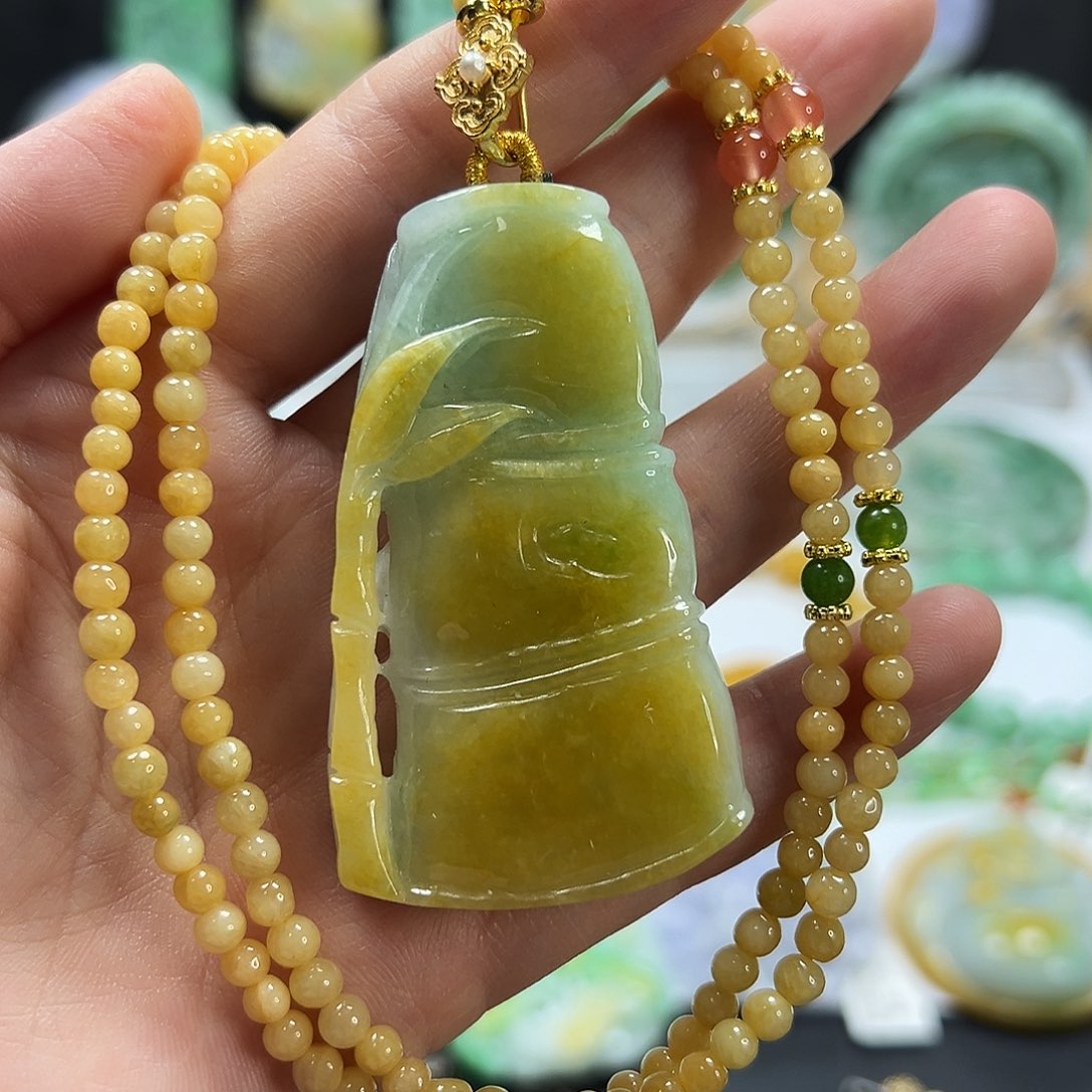 翡翠未镶嵌颈饰吊坠