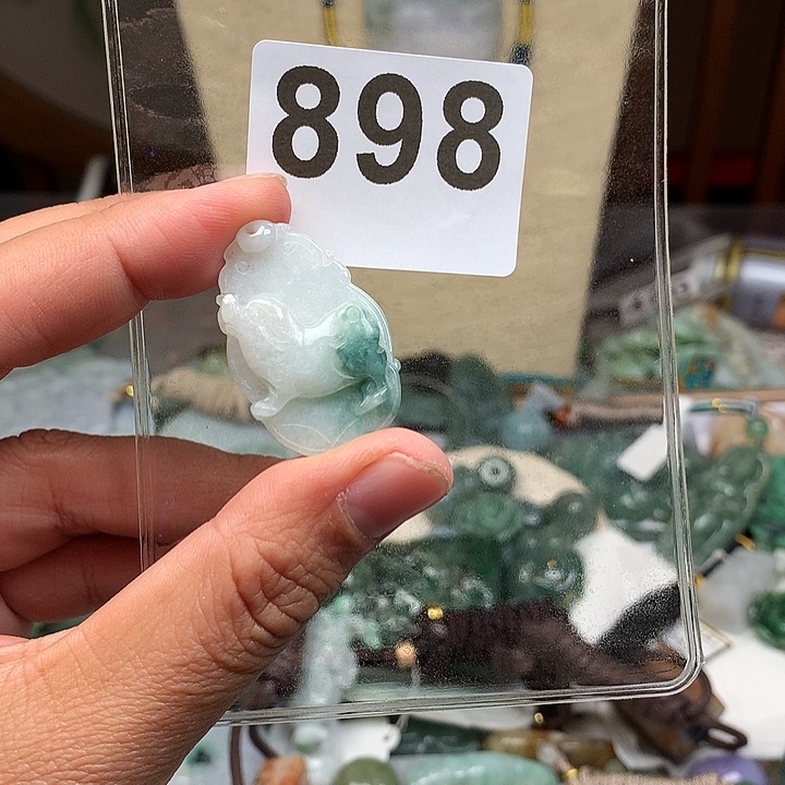 翡翠颈饰未镶嵌家*翡翠