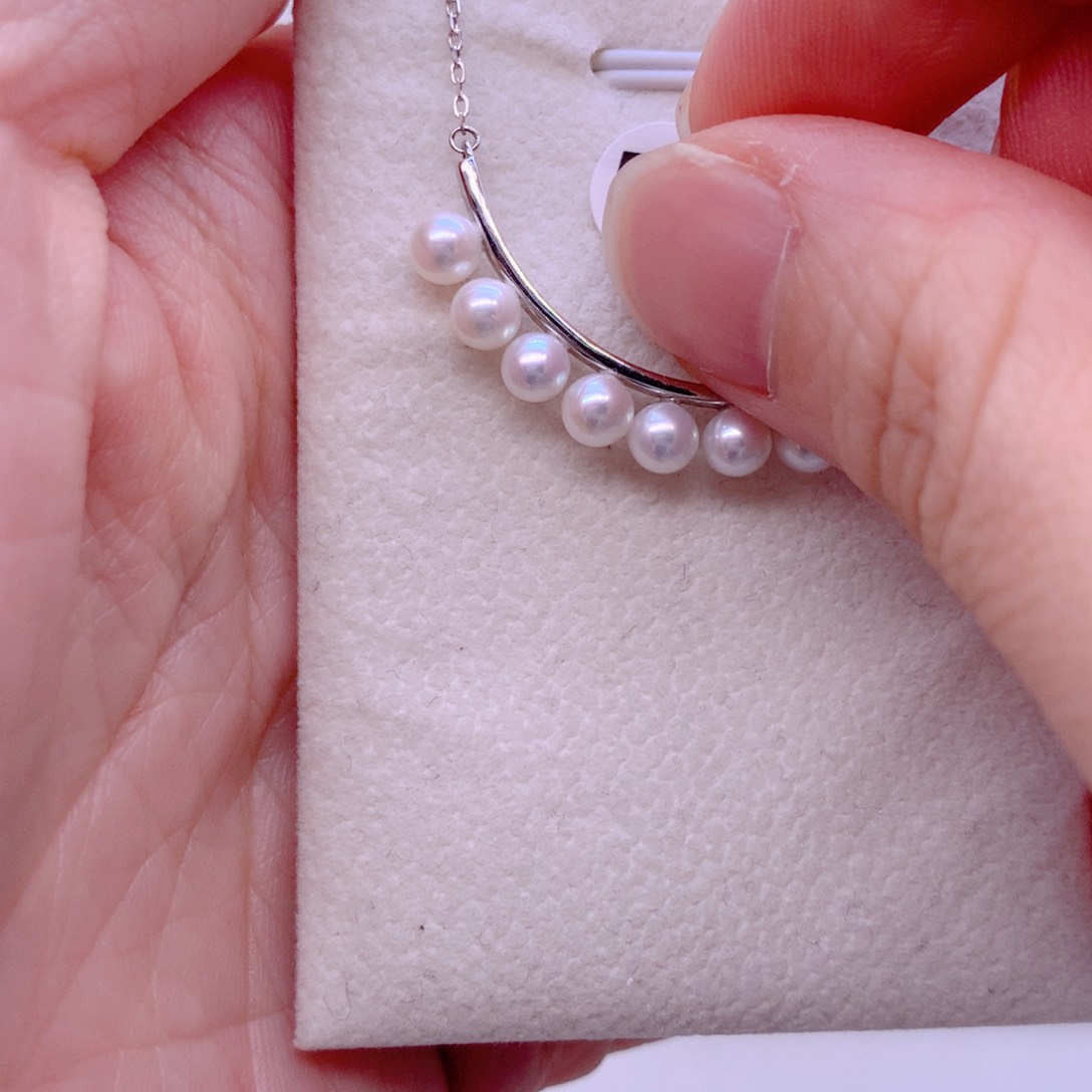 锅***儿合金淡水珍珠耳饰