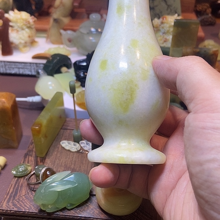 金***安蛇纹石玉未镶嵌珠宝奇石
