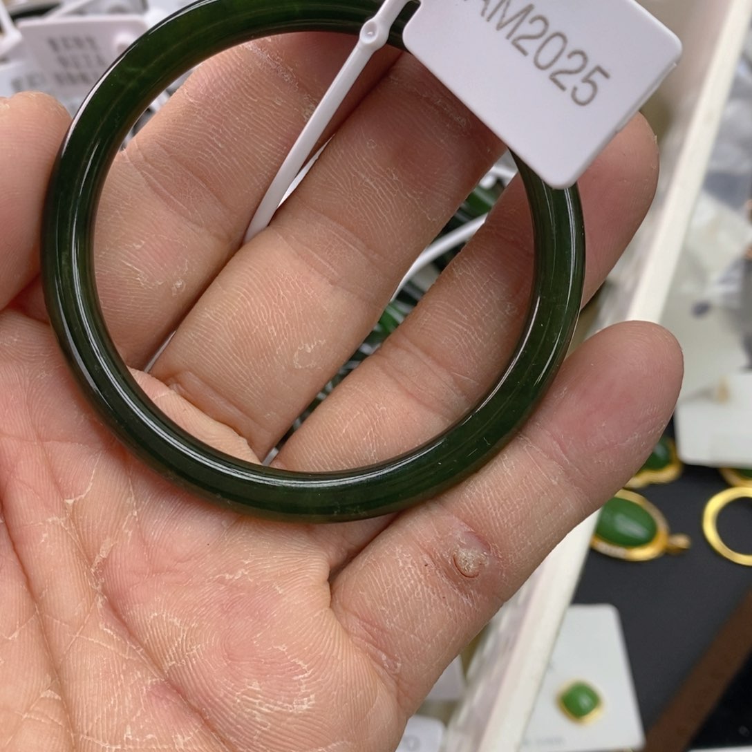 和田玉（碧玉）手镯未镶嵌55