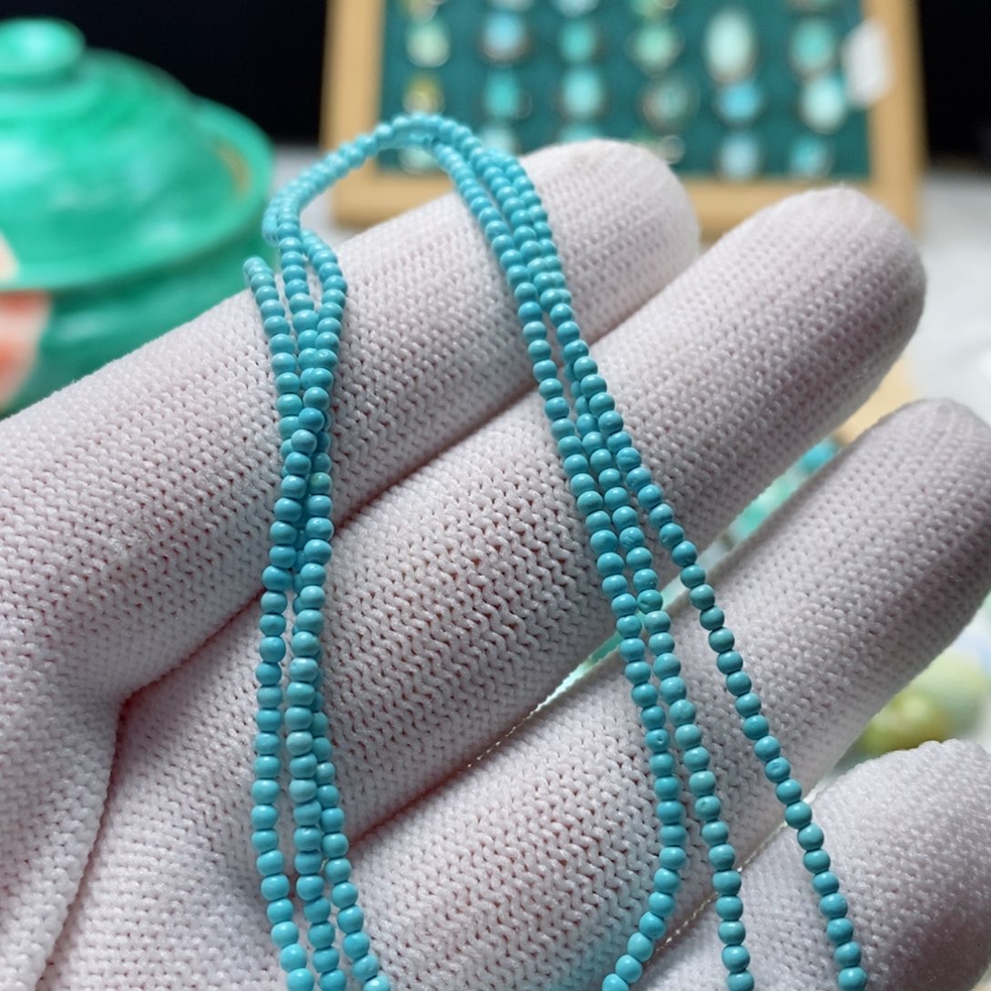 绿松石颈饰未镶嵌