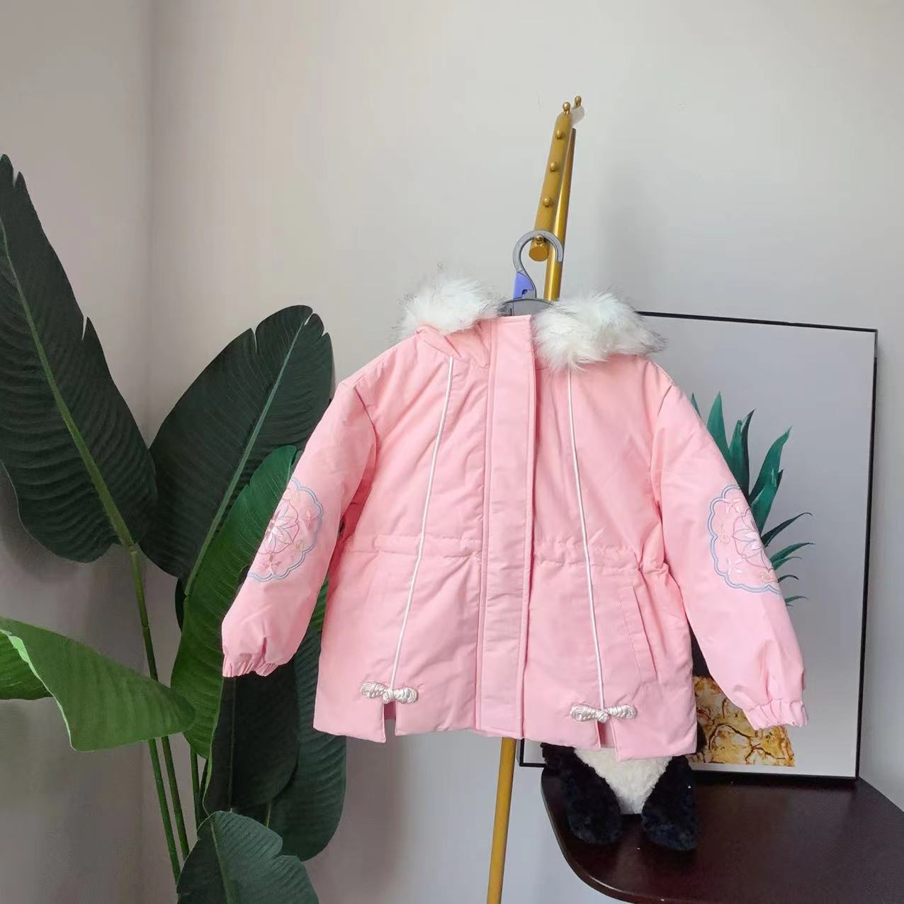 大庆仓 【其】儿童休闲保暖羽绒服 货号W21411327 （库位V159)赛4