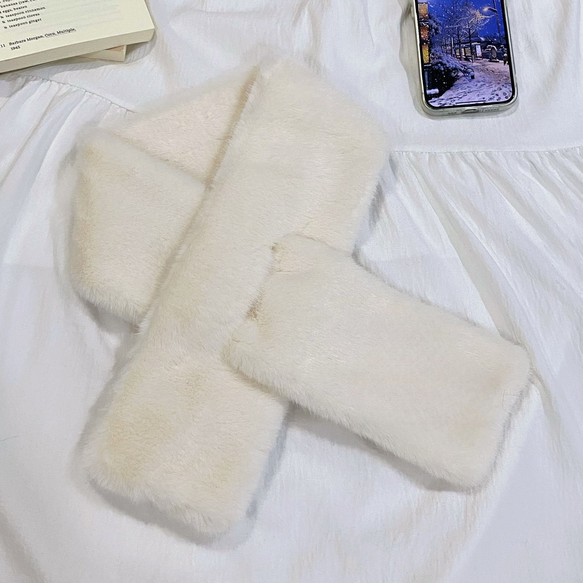 韩版时尚围巾围脖轻奢小众百搭极简风女士羊绒经典