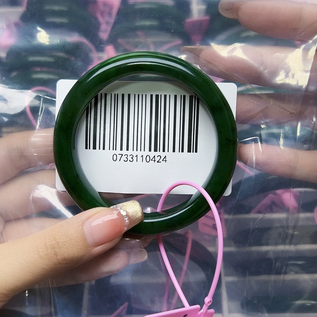 和田玉（碧玉）手镯未镶嵌万****菜