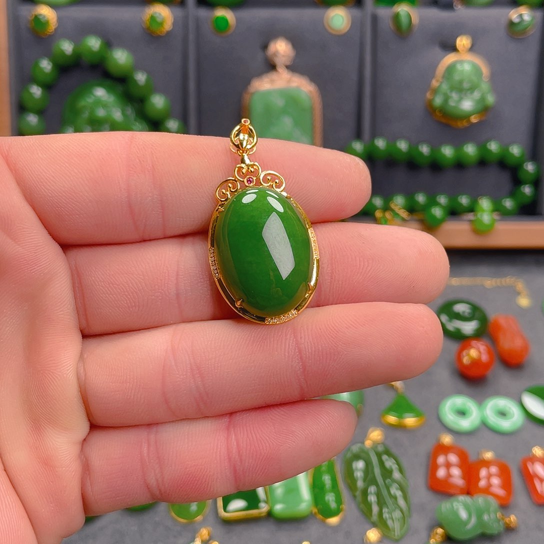 和田玉（碧玉）吊坠(不含链)18K金镶嵌3580