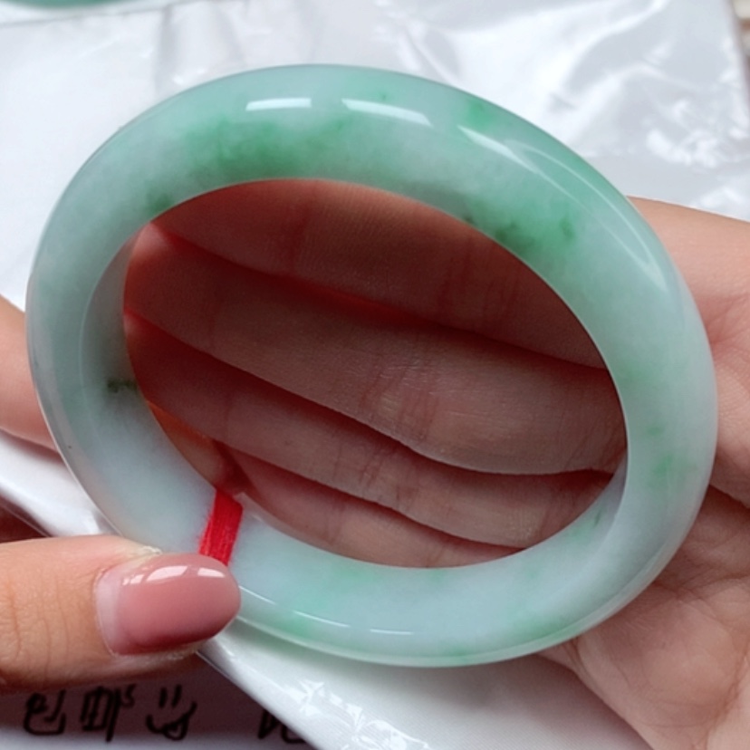【闪购商品】翡翠手镯未镶嵌60圈