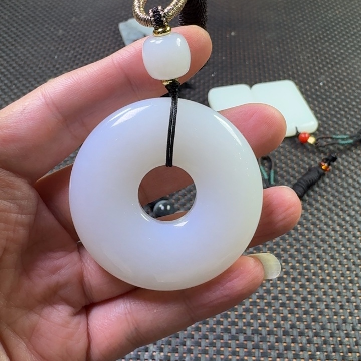 诗***方和田玉未镶嵌颈饰