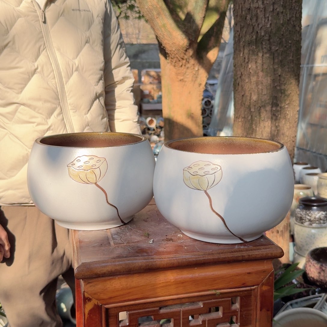 紫砂花盆口18高15（两个莲子窝白色