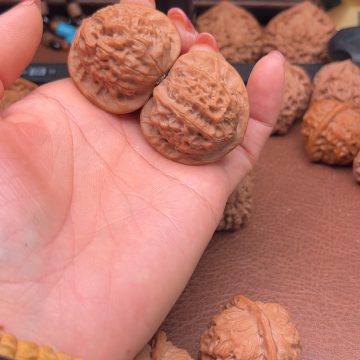 @***生吊坠文玩核桃瓷娃娃